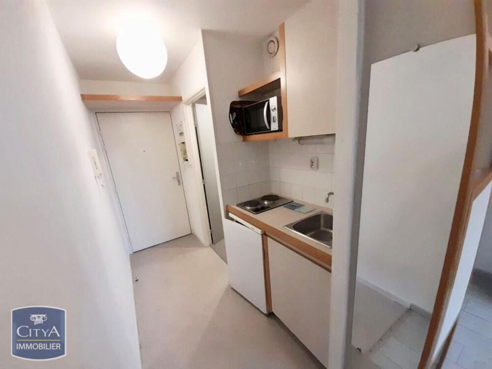 À LOUER : Appartement T1 à Lille, situé dans un quartier....
