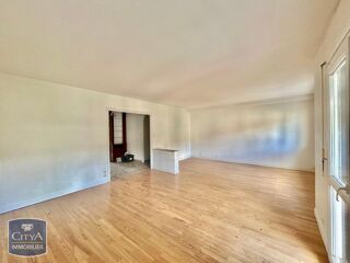  Appartement à louer 4 pièces 96 m²
