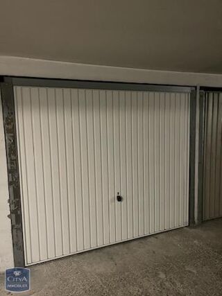  Parking / Garage � louer 