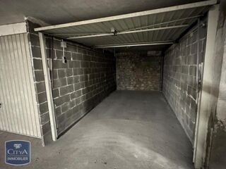  Parking / Garage à louer 