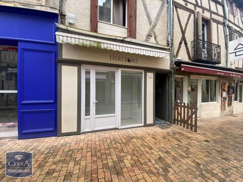 A LOUER Situ&eacute; &agrave; Agen (47000), ce local commercial spa... 300 47000 Agen