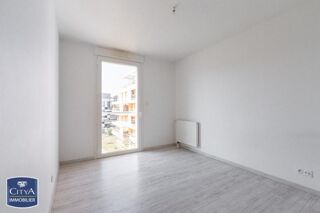  Appartement à louer 4 pièces 84 m²