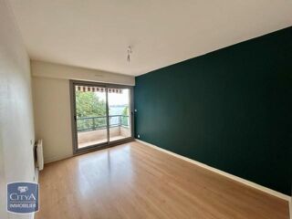  Appartement à louer 3 pièces 81 m²