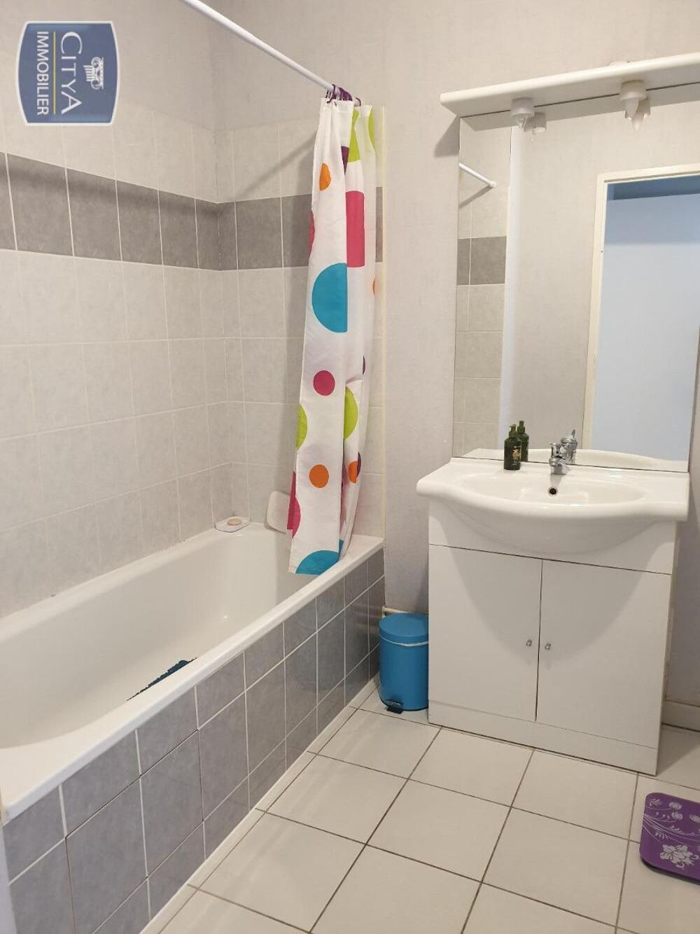 location Appartement - 3 pièce(s) - 63 m² Gond-Pontouvre (16160)