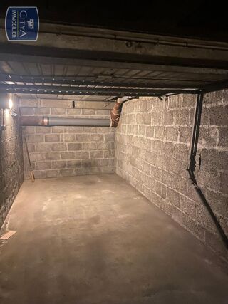  Parking / Garage à louer 