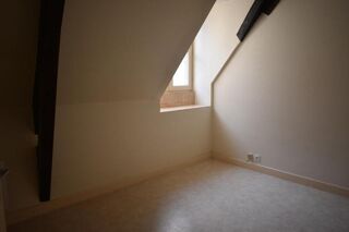  Appartement à louer 2 pièces 45 m²