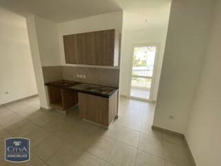  Appartement à louer 3 pièces 96 m²