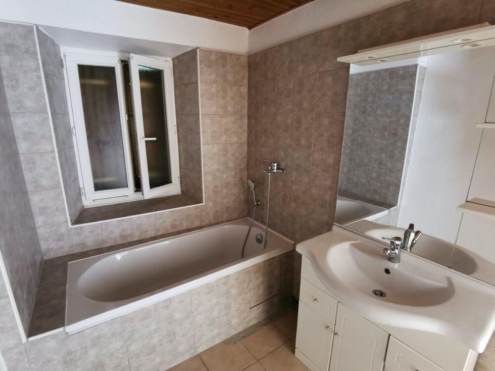 location Appartement - 5 pièce(s) - 96 m² Thueyts (07330)