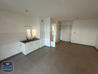  Appartement à louer 3 pièces 76 m²