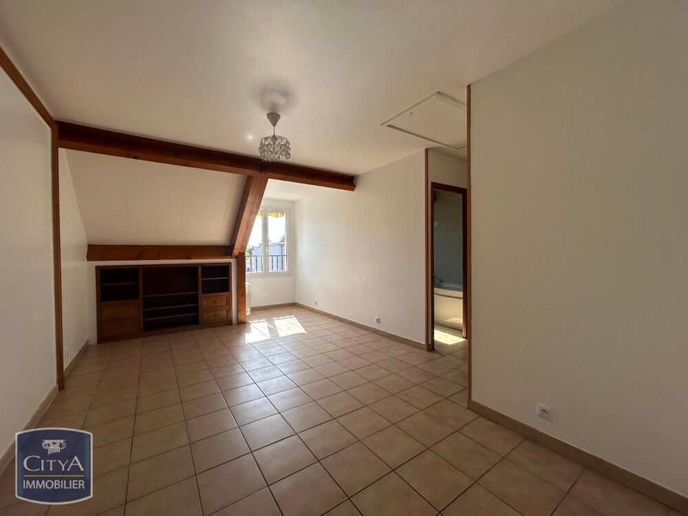À LOUER : Appartement T2 moderne à Égly, situé au premie....