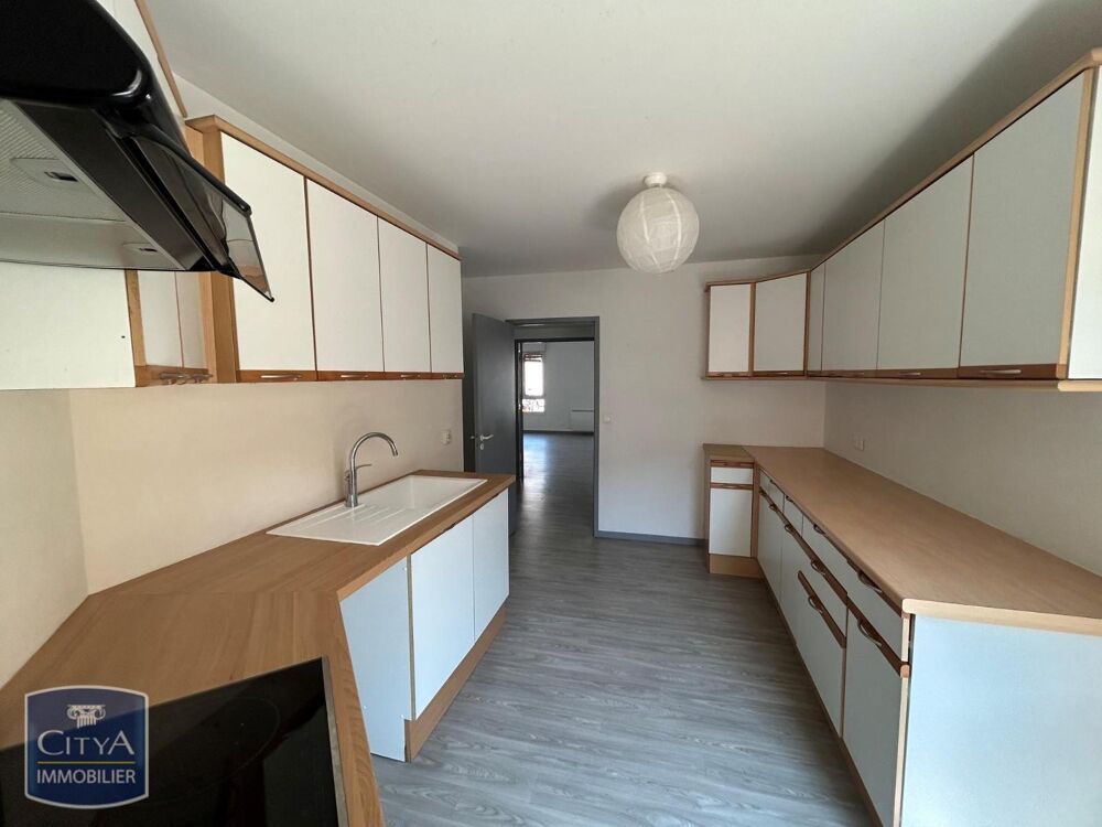 EXCLUSIVITÉ - GRAND APPARTEMENT 4 PIÈCES RENOVÉ À louer ....