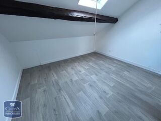  Appartement à louer 5 pièces 90 m²