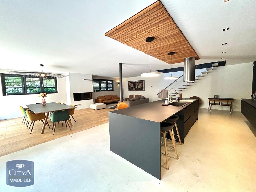 location Villa - 6 pièce(s) - 221 m² Fraisses (42490)