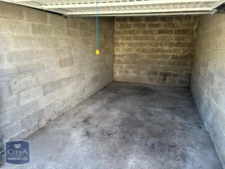  Parking / Garage � louer 