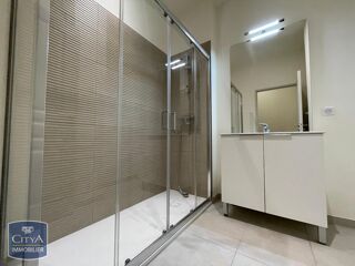  Appartement à louer 3 pièces 79 m²