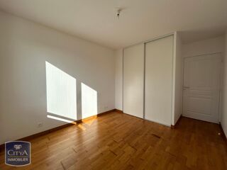  Appartement à louer 3 pièces 85 m²