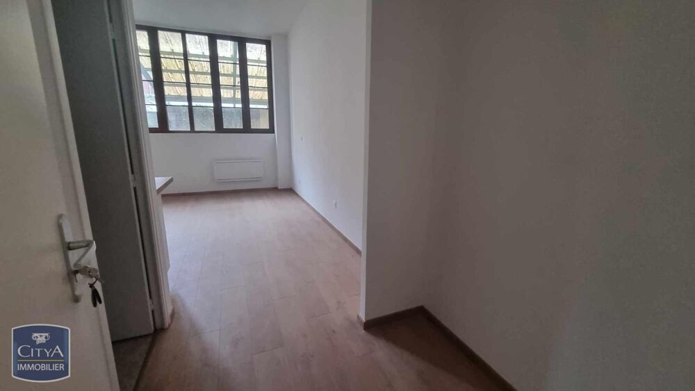 location Appartement - 1 pièce(s) - 25 m² Saint-Quentin (02100)