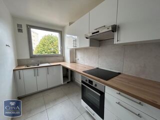  Appartement à louer 3 pièces 77 m²