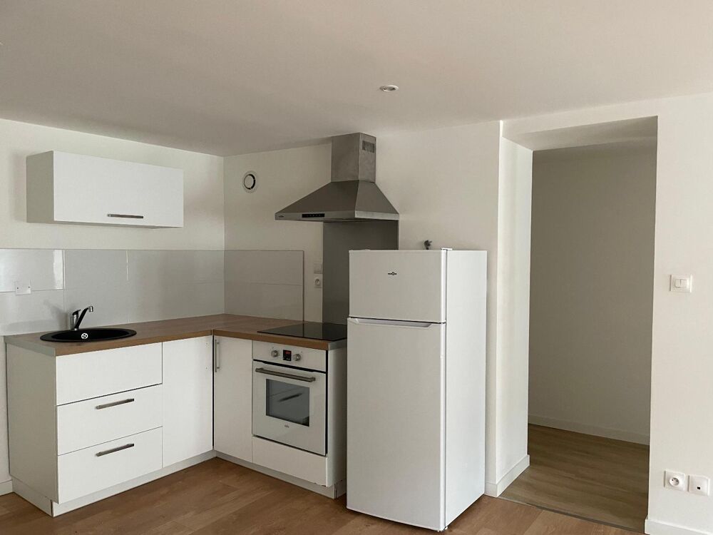 Venez découvrir cet appartement entièrement rénové niché....