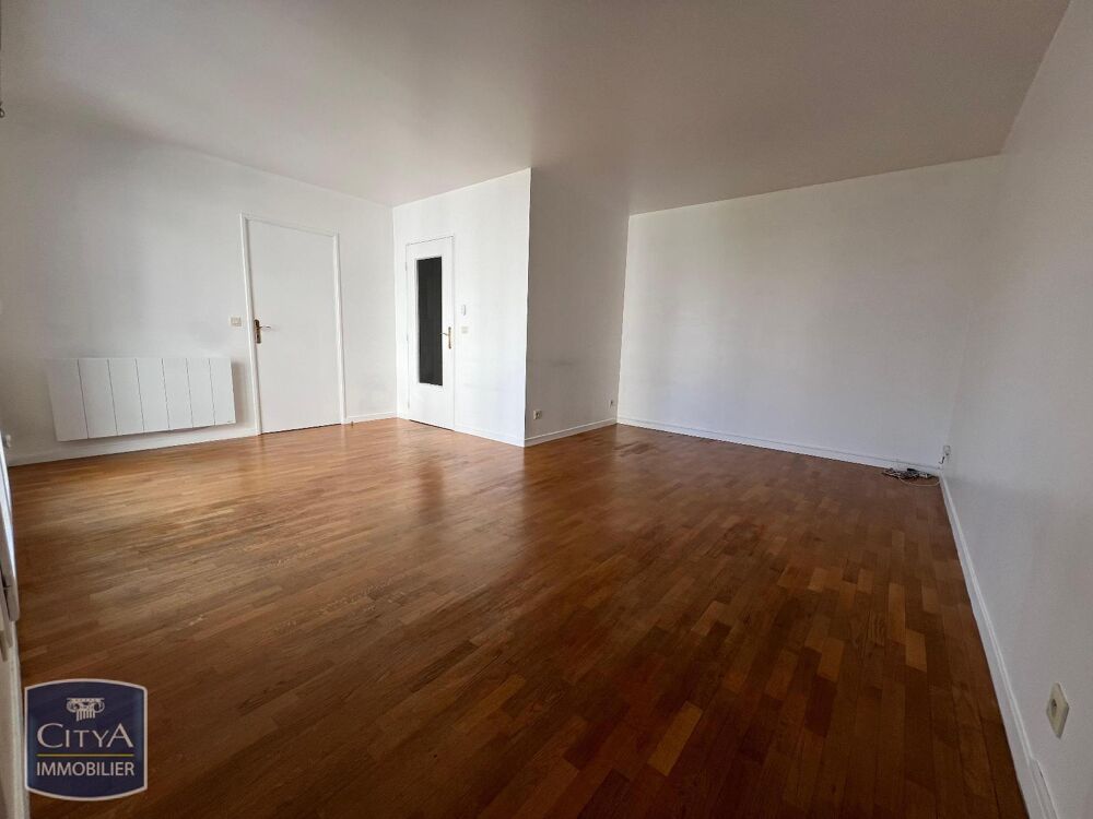 location Appartement - 2 pièce(s) - 46 m² Saint-Cyr-l'École (78210)