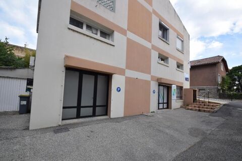 AUBENAS CENTRE VILLE LOCAL COMMERCIAL : Avec une surf... 800 07200 Aubenas