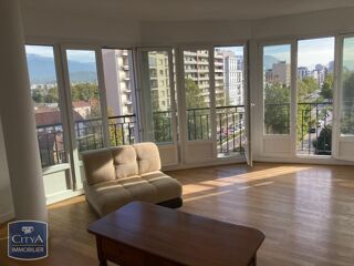  Appartement � louer 5 pi�ces 121 m�