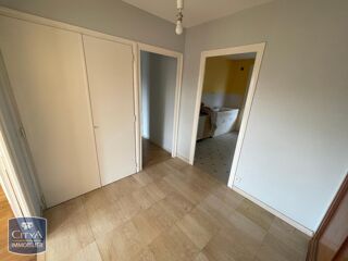  Appartement à louer 3 pièces 79 m²