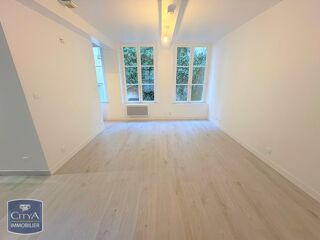  Appartement à louer 1 pièce 28 m²