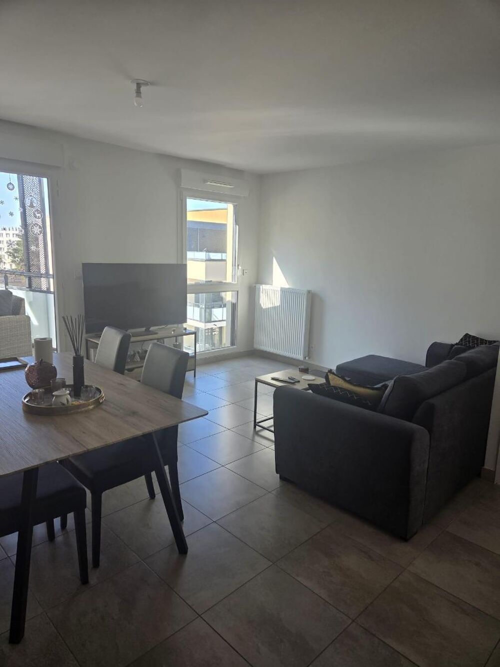 location Appartement - 3 pièce(s) - 66 m² Décines-Charpieu (69150)