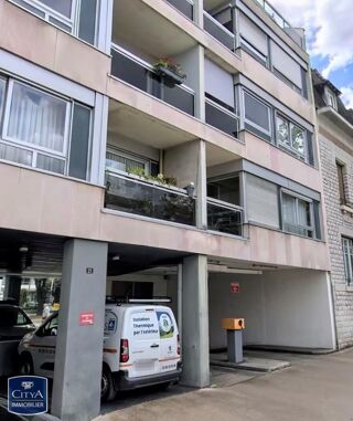  Parking / Garage � louer 