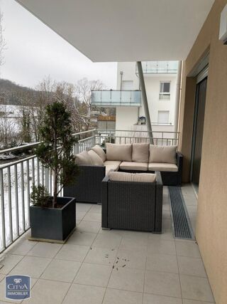  Appartement à louer 4 pièces 77 m²