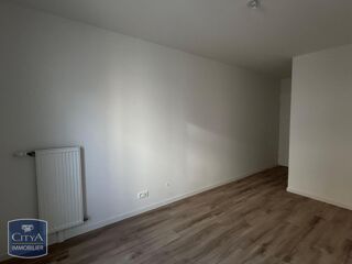  Appartement à louer 4 pièces 81 m²