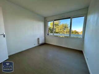  Appartement à louer 3 pièces 73 m²