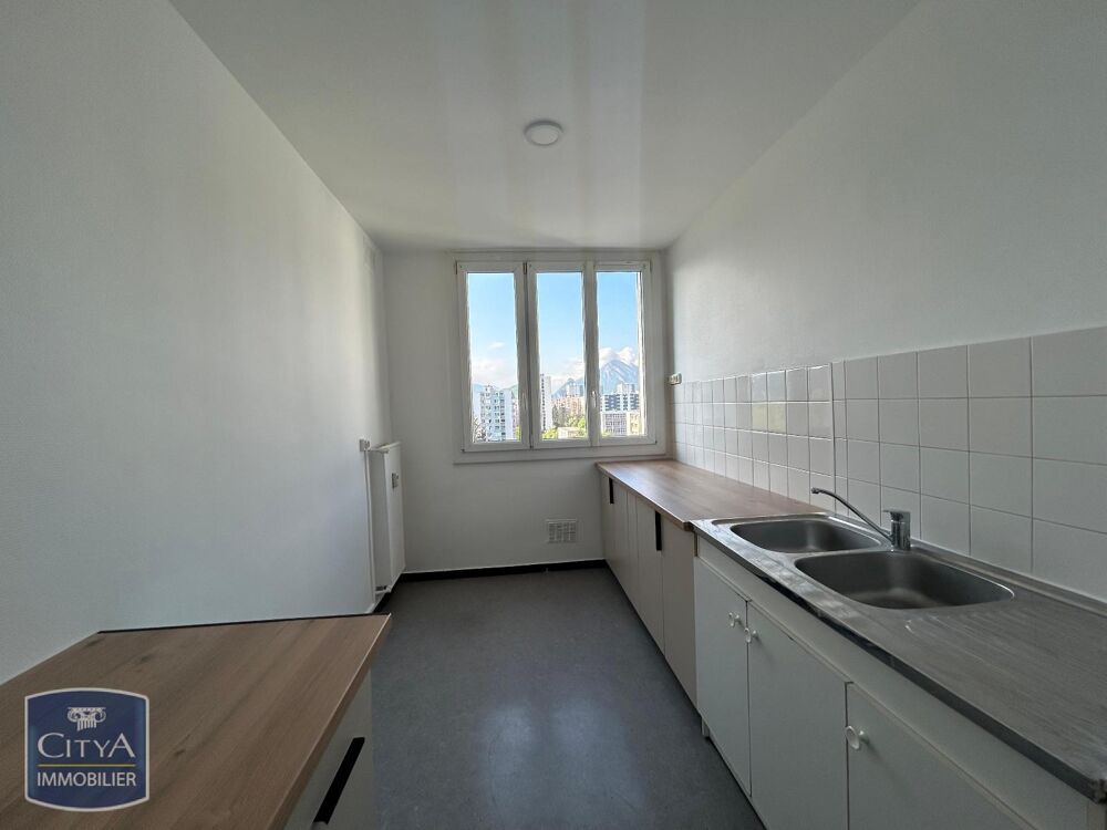 À LOUER : Appartement T1 situé à Le Pont de Claix - 16 R....