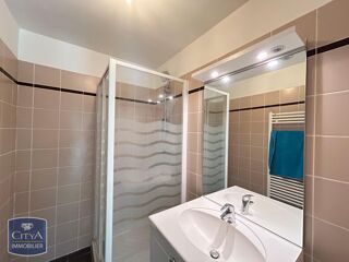  Appartement à louer 4 pièces 102 m²