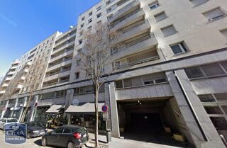  Parking / Garage à louer 