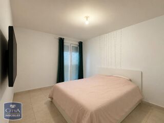  Appartement à louer 3 pièces 77 m²