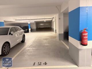  Parking / Garage � louer  Vanves