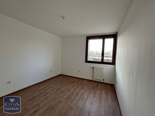  Appartement à louer 3 pièces 81 m²
