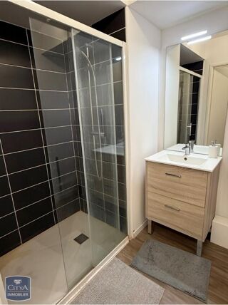  Appartement à louer 3 pièces 61 m²