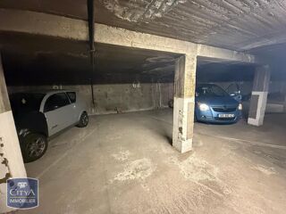  Parking / Garage à louer 