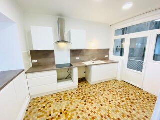  Appartement à louer 3 pièces 105 m²