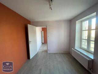  Appartement à louer 4 pièces 79 m²
