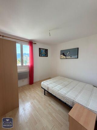  Appartement à louer 4 pièces 63 m²