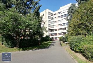  Parking / Garage à louer 