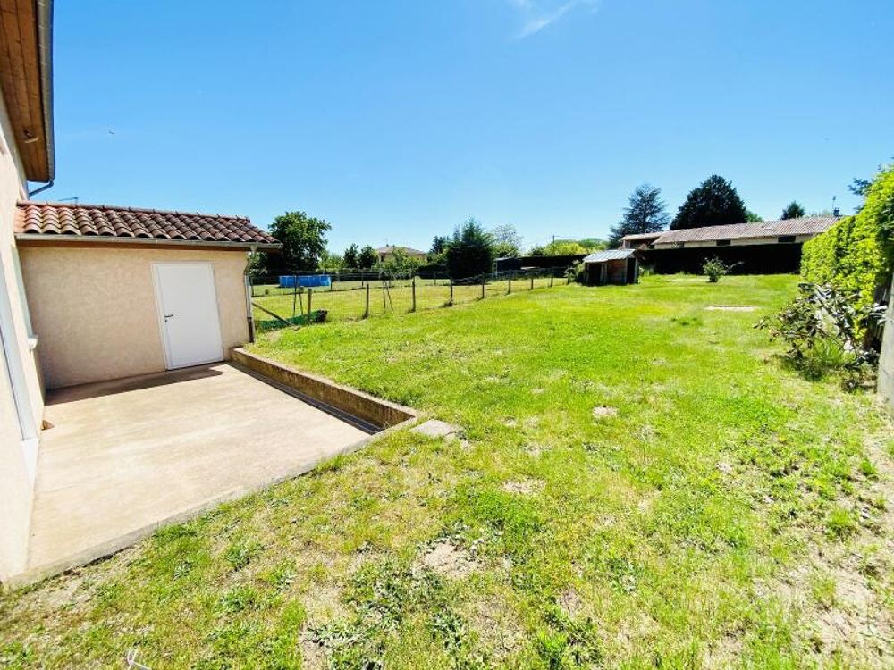 Nous vous proposons à la location une Maison jumelée T5 ....