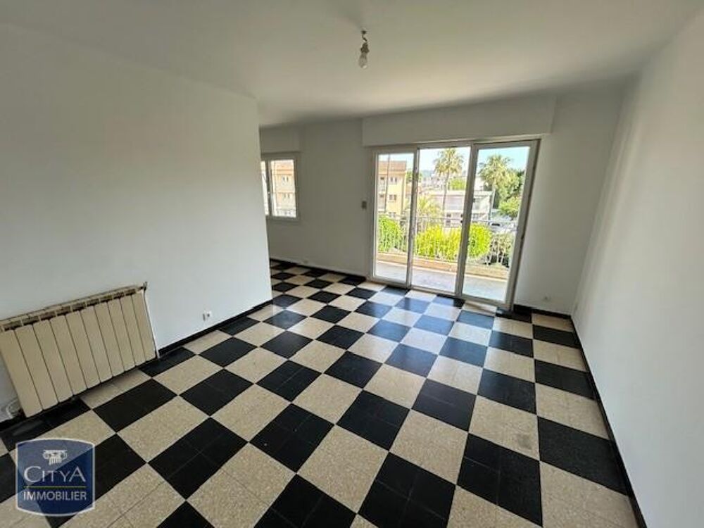 À LOUER : Appartement T3 situé à Sanary-sur-Mer. Ce bien....
