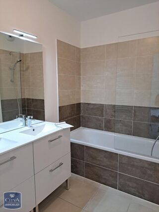  Appartement à louer 3 pièces 57 m²