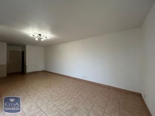 location Appartement - 2 pièce(s) - 57 m² Voves (28150)