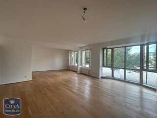  Appartement à louer 5 pièces 122 m²